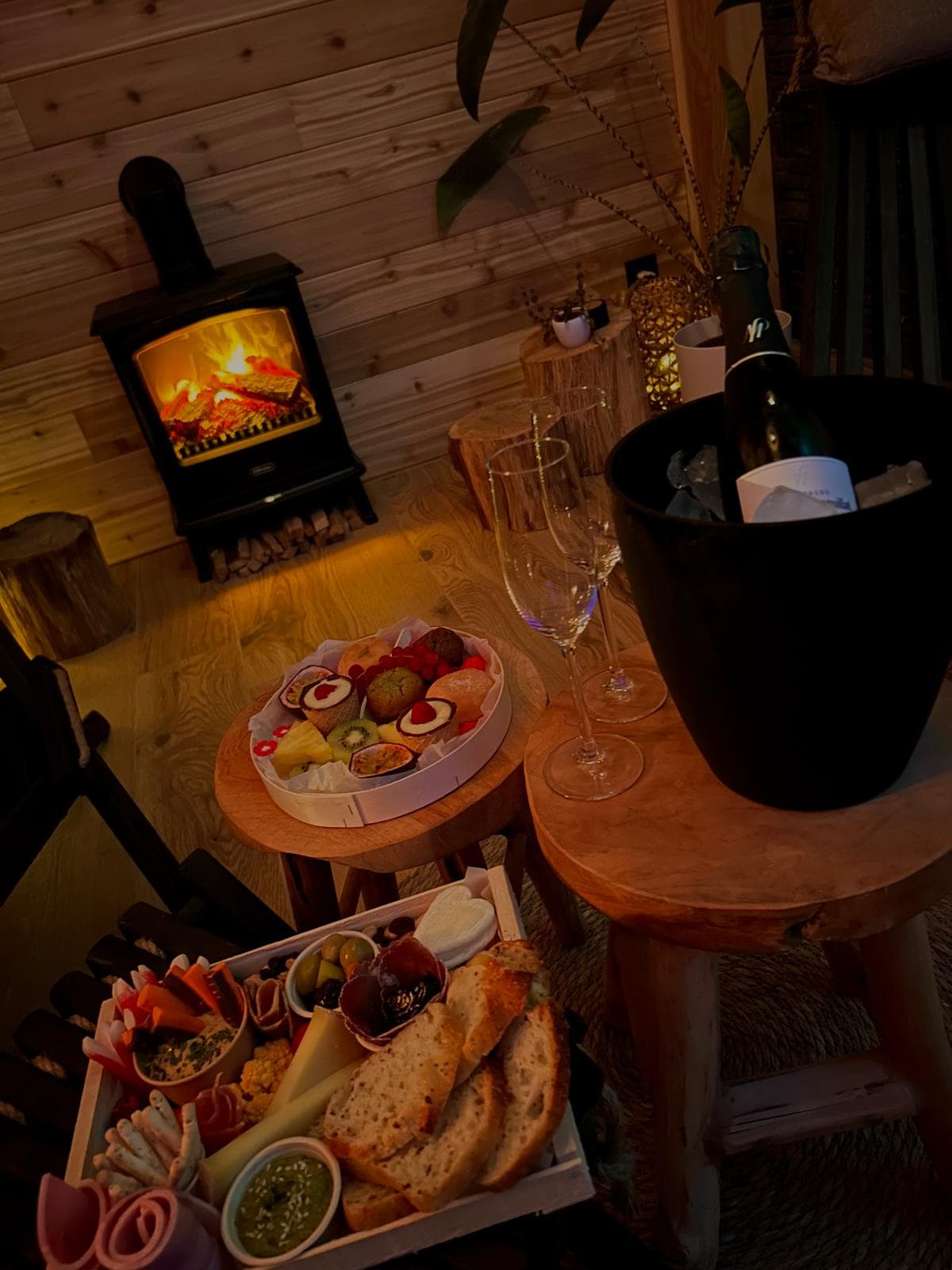 La Table Nordique - Planches gourmandes et champagne au coin du feu